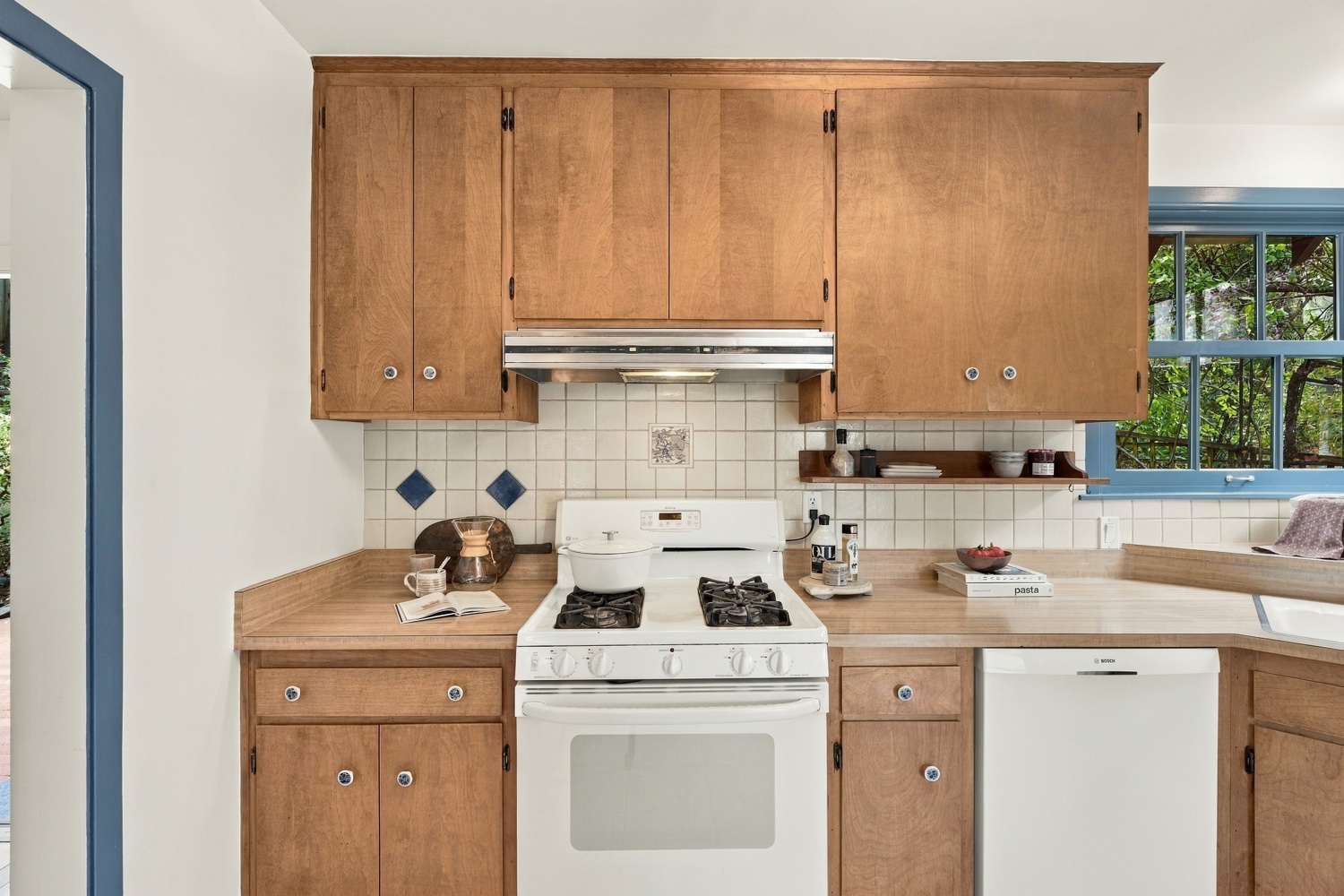40 Alvarado Ave