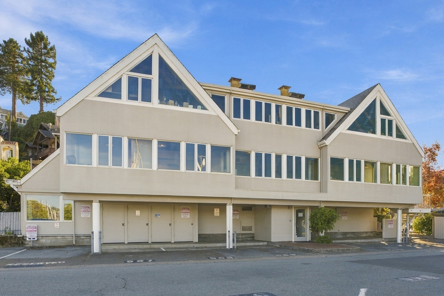 900 Bridgeway
